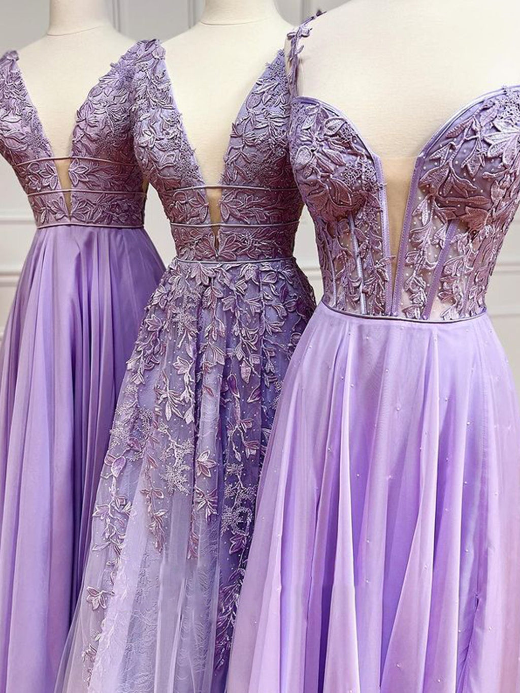 Aniyah | Vestido de festa em chiffon com decote em V e renda, corte A