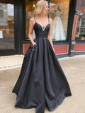 Leanna | Langes schwarzes A-Linien-Ballkleid mit V-Ausschnitt
