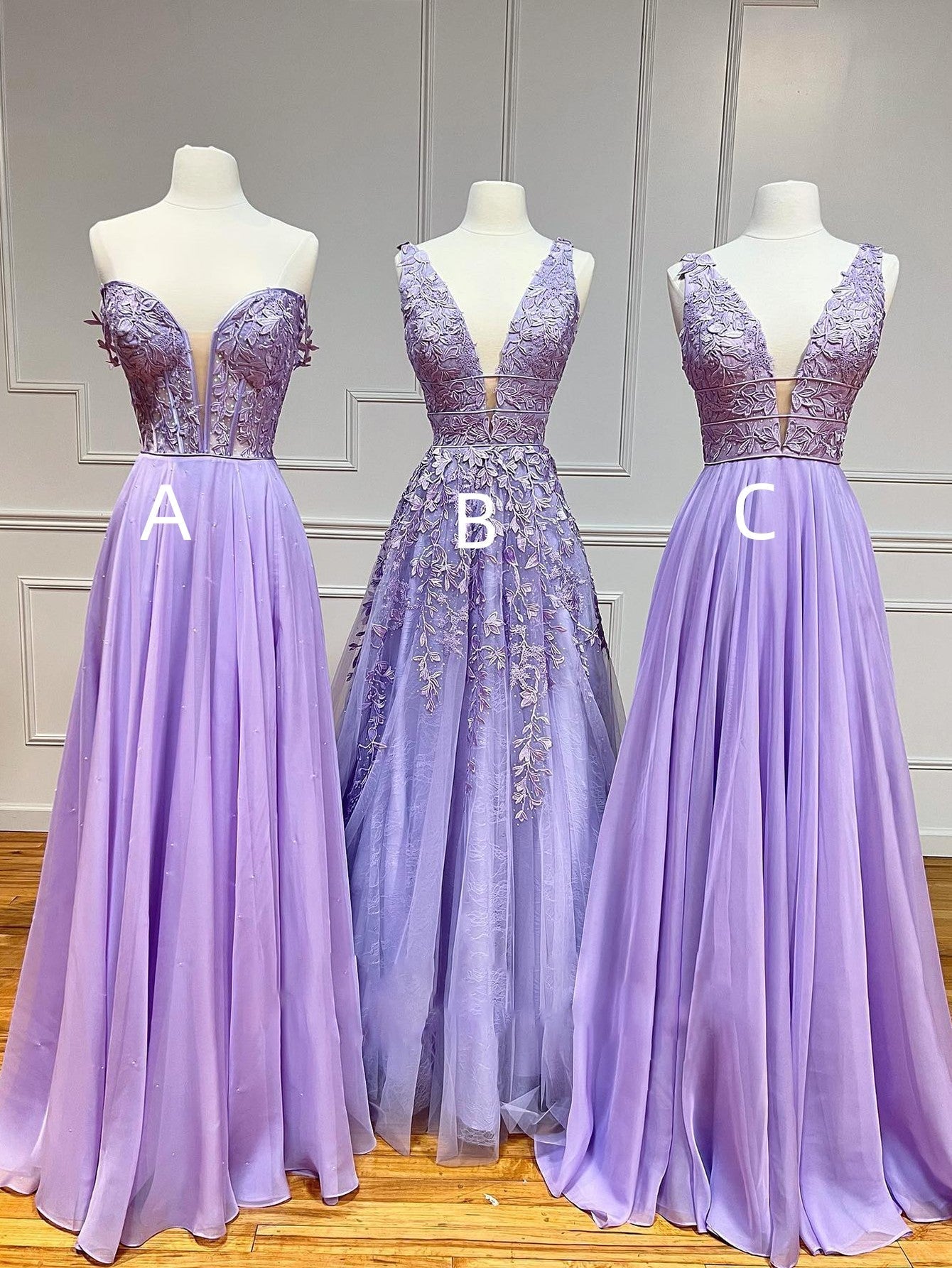 Aniyah | Vestido de festa em chiffon com decote em V e renda, corte A