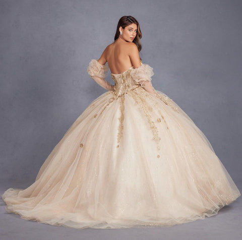 Ballkleid mit 3D-Blumenmuster und Puffärmeln von Juliet JT1465H