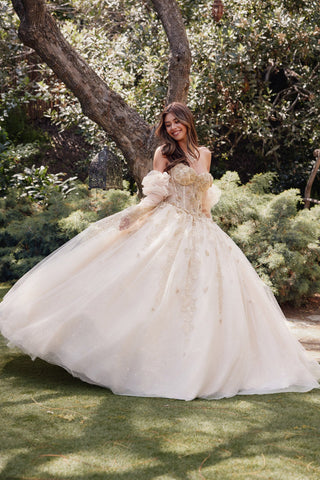 Ballkleid mit 3D-Blumenmuster und Puffärmeln von Juliet JT1465H
