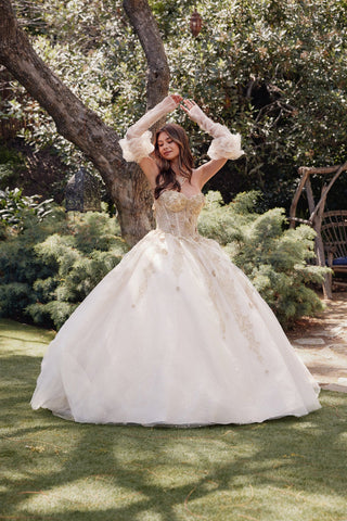 Ballkleid mit 3D-Blumenmuster und Puffärmeln von Juliet JT1465H