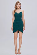 Schicke V-Ausschnitt-Trägerkleider mit Spaghettiträgern und Schnürung für kurze Homecoming-Kleider