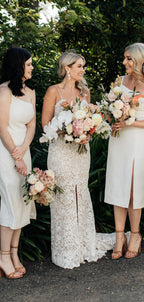 Meerjungfrau V-Ausschnitt Spaghettiträger Spitze Ärmellose Brautkleider.DB10083