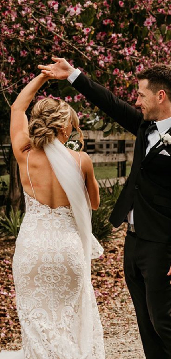 Neue Ankunft V-Ausschnitt Tüll Spitze Meerjungfrau Open Back Lange Brautkleider.DB10480