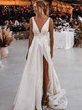 Robe de mariée blanche longue à encolure en V profond, dos ouvert, fente haute et coupe A, WD0430
