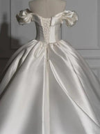 Robe de mariée romantique en satin à épaule dénudée et robe de bal, WD0444