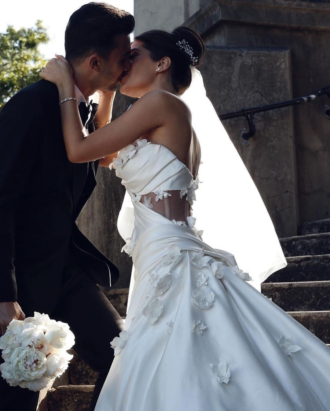 Elegantes One-Shoulder-Applikation-A-Linie Satin-Brautkleid in Weiß, WD0537