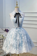 Niedliche Homecoming-Kleider im Halterneck-Stil mit Spitzenapplikationen