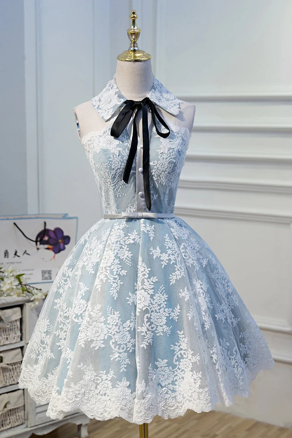Niedliche Homecoming-Kleider im Halterneck-Stil mit Spitzenapplikationen