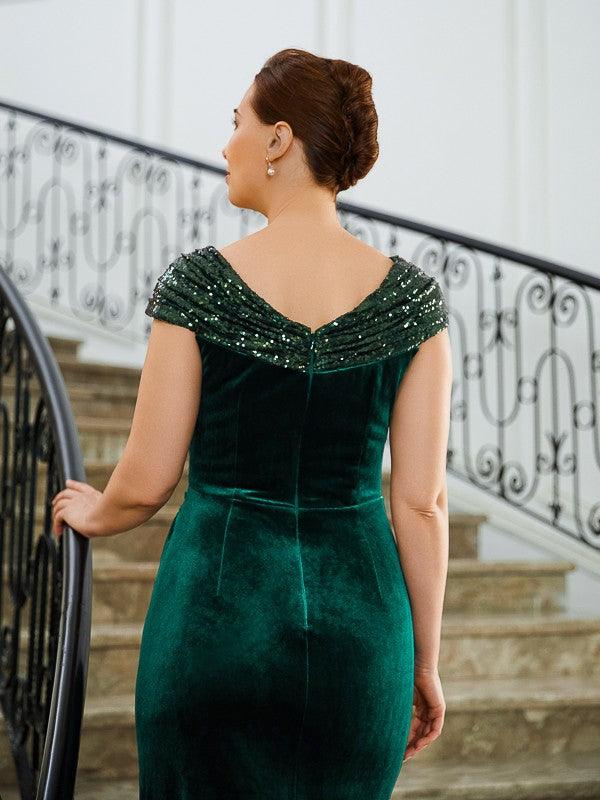 Vestidos para Mãe da Noiva Bainha de Veludo Franzido Decote em V Sem Mangas Comprimento do Chão