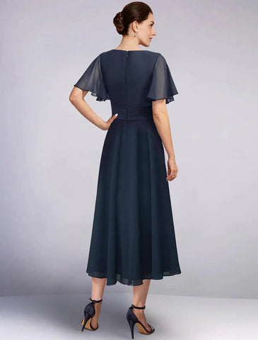 Formelles, elegantes Kleid für die Brautmutter mit V-Ausschnitt, knielangem Chiffon, 3/4-Ärmeln und einfarbigem Kleid