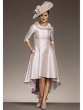 Robe de mariée pour la mère de la mariée en satin élégant, avec encolure bijou asymétrique, manches trois-quarts et drapé