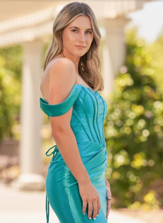 Vestido de Satinete de Ombro a Descoberto para Baile de Finalistas