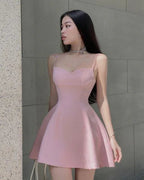 Vestido de cóctel rosa con tirantes estilo espagueti y corte princesa para el baile de bienvenida, modelo Y2448