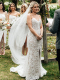 Abito da sposa sirena senza maniche con scollo a V, spalline sottili e pizzo. DB10083