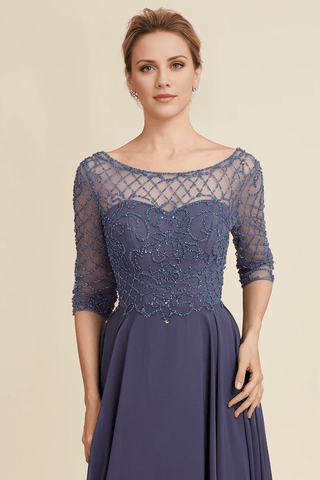 Kleid für die Brautmutter mit glitzernden Perlen in Grau und Blau