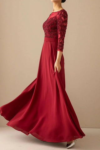Kleid der Brautmutter mit Applikationen, Nähperlen und Illusionsärmeln