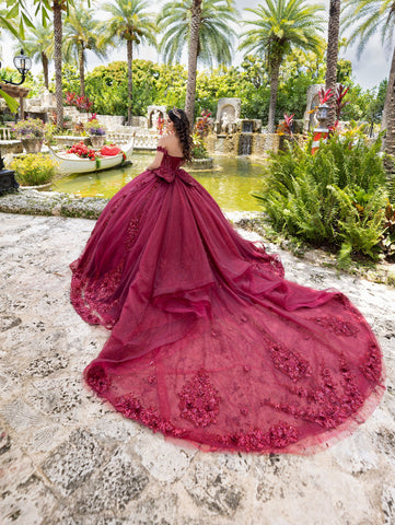Vestido de baile com corpete ombro a ombro da marca LizLuo Quince 26105