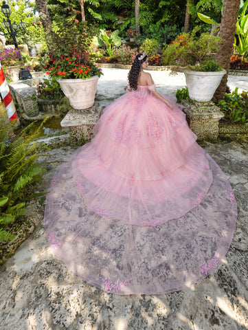 Schulterfreies Ballkleid mit Applikation von LizLuo Quince 26107