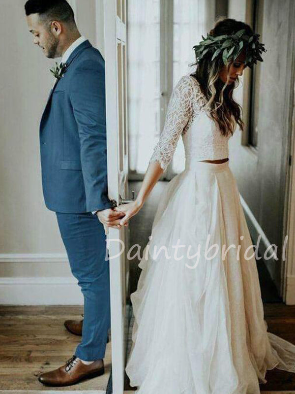 Abito da sposa lungo due pezzi in chiffon con pizzo, scollatura a V e maniche tre quarti. Modello DB10472