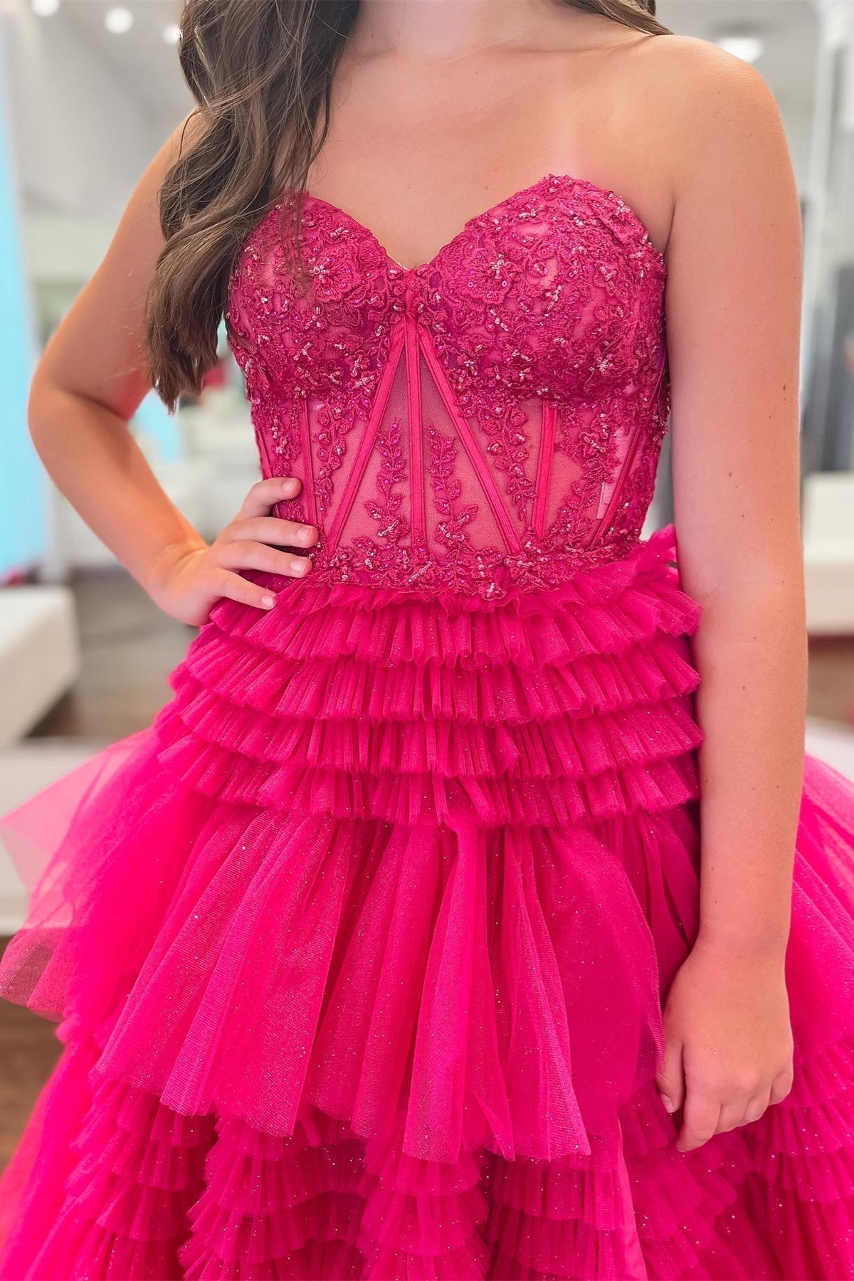 Adelyn | Vestido de festa em tule com decote em coração e corte em A fúcsia
