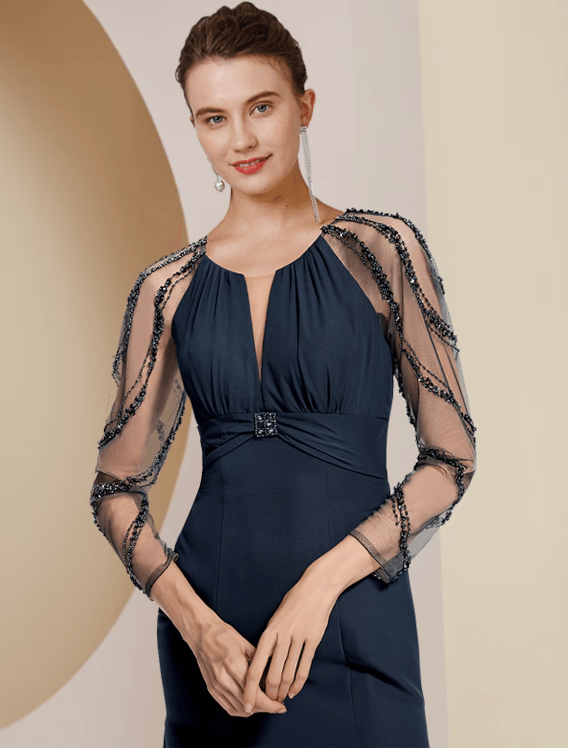 Heath / Column Vestido para mãe da noiva Convidada de casamento Vintage Elegante Decote em V Comprimento até ao chão Chiffon Manga comprida com pregas Lantejoulas