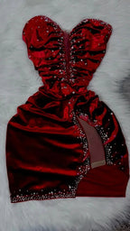 Vestido Corto de Cumpleaños de Terciopelo Borgoña Sensual con Abalorios para el Baile de Bienvenida Y7703