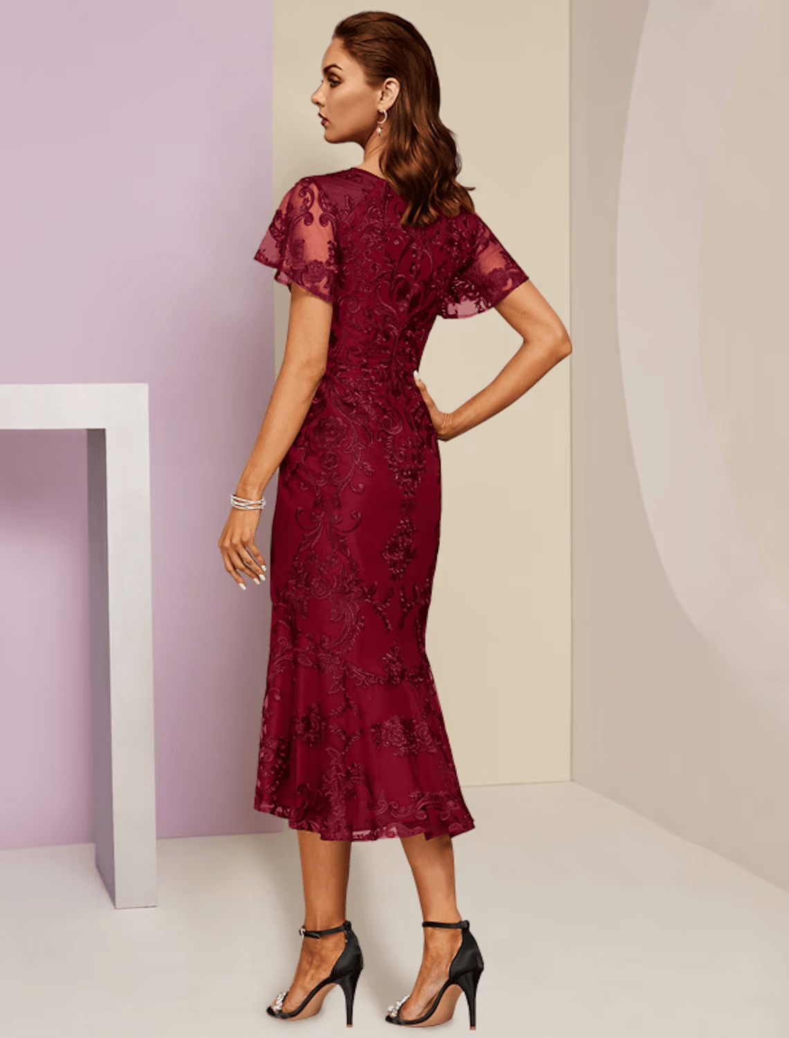 Vestido tubinho/coluna para mãe da noiva, festa de casamento, elegante, decote em V, comprimento chá, renda, manga curta com pregas, cor sólida