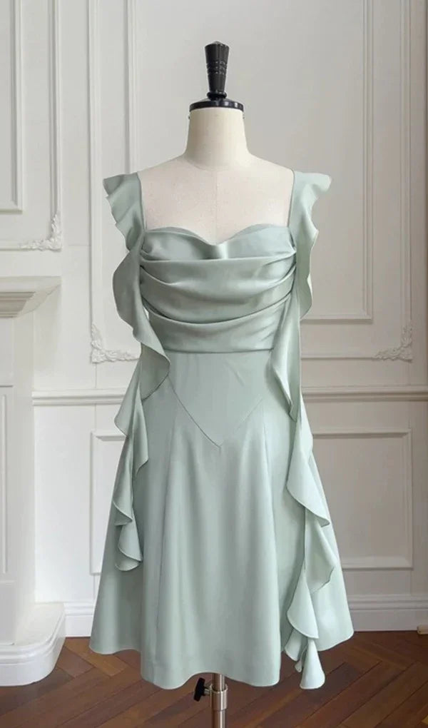 Modisches Grünes A-Line Homecoming-Kleid Satin Mini Abschlussballkleid Y7574