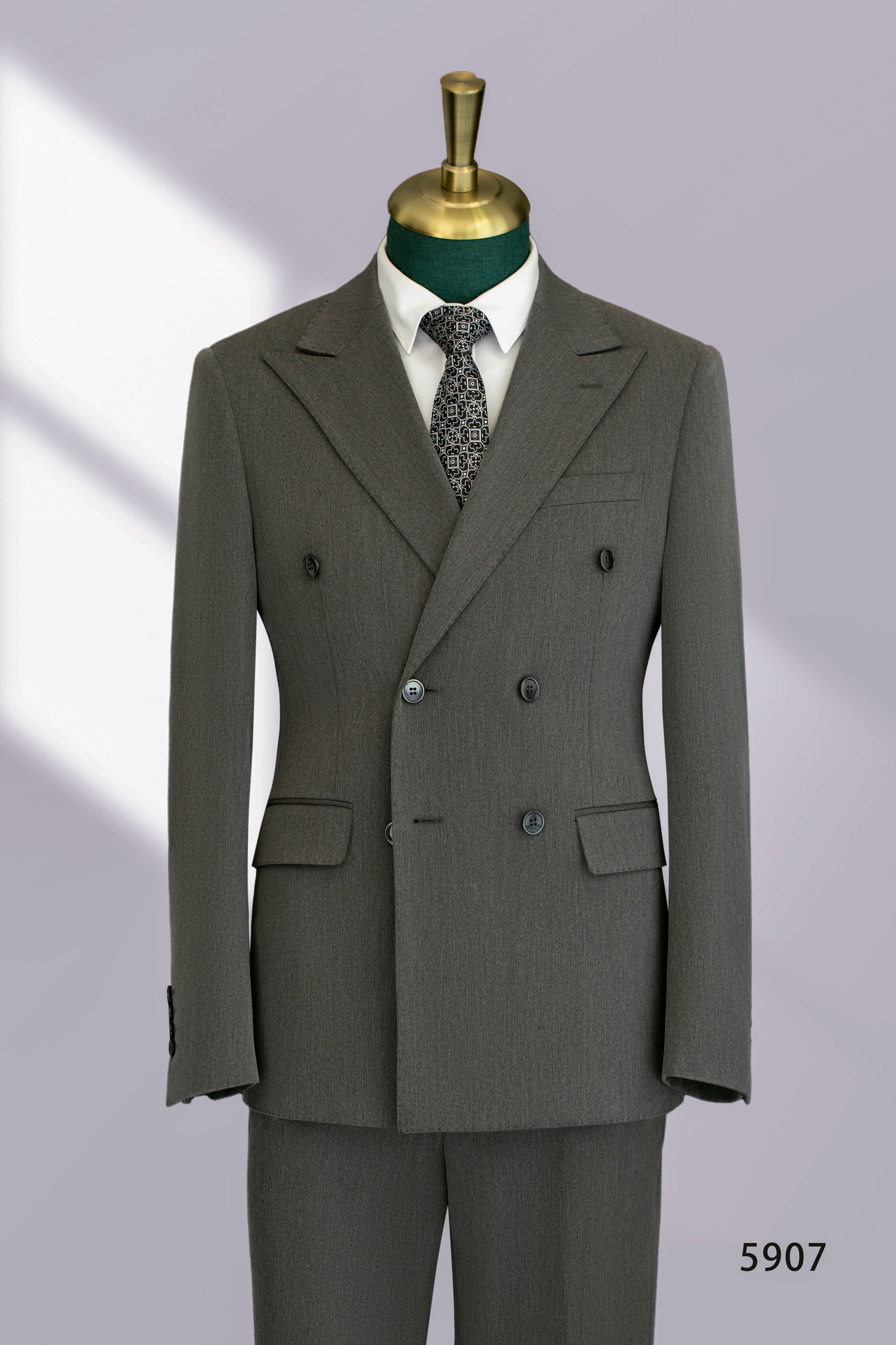 Charcoal Grey Wool Double-Breasted 3-Piece Wedding Suit | Tailored Groom & Groomsmen Attire