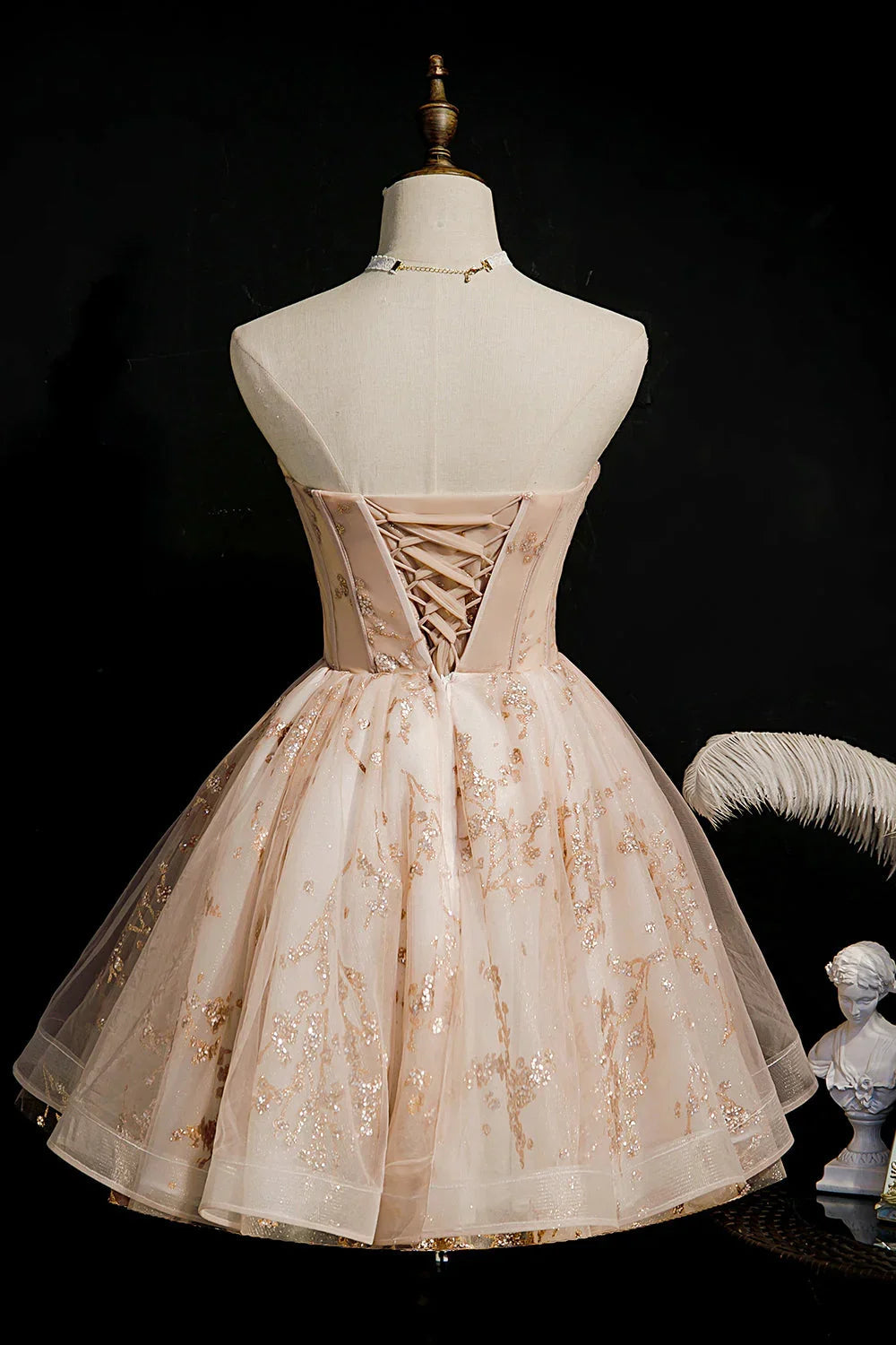 Vestidos Curtos de Tule com Lantejoulas Sem Alças para Baile de Finalistas