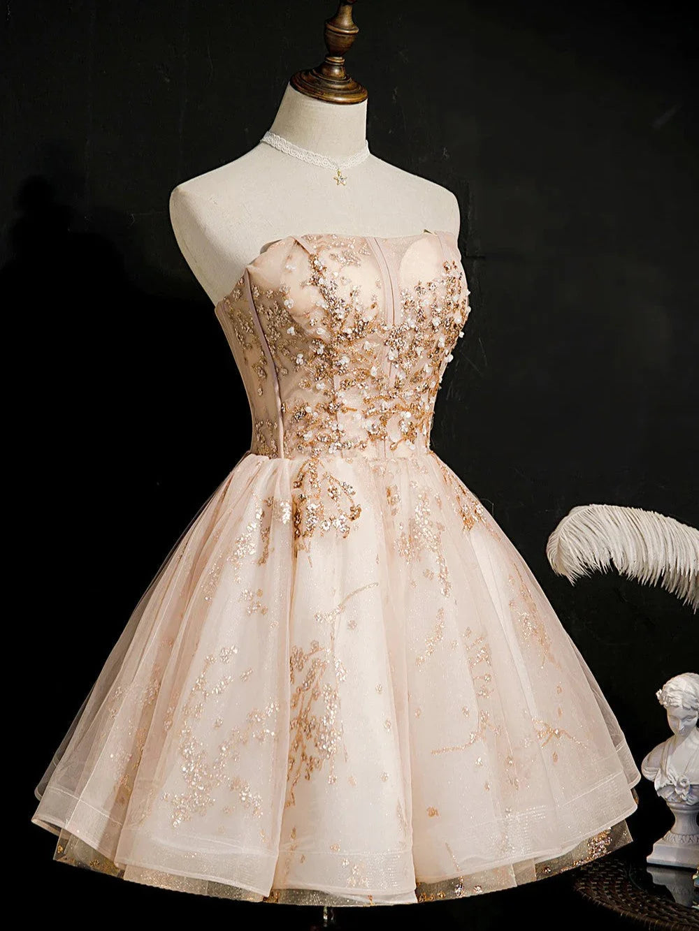 Champagne Strapless Sequins Tulle Short Homecoming Dresses