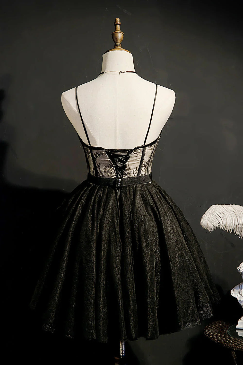 Elegantes Spitzen-Trägertüll-Kleid für den Homecoming-Abend