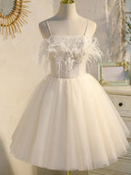 Elegantes trägerloses Spaghettiträger-Tüll-Prinzessinnen-Heimkehrkleid
