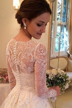 Fabelhaftes A-Linien-Brautkleid mit V-Ausschnitt, langen Ärmeln und Hofschleppe und Applikationen, MW107 