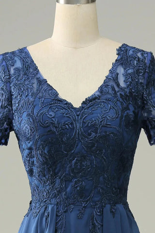 Kleid für die Brautmutter in A-Linie mit Applikationen