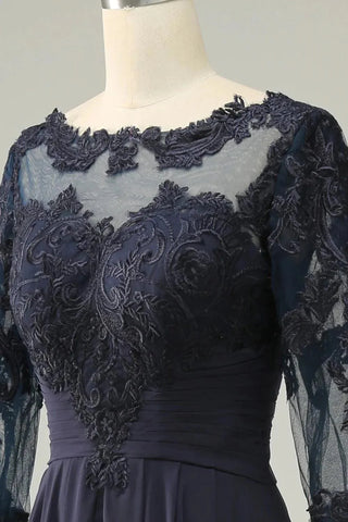 Asymmetrisches Kleid für die Brautmutter mit langen Ärmeln