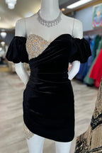 Vestido Corto de Cóctel de Terciopelo Negro con Cuentas y Escote de Corazón