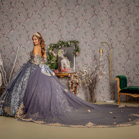 3D-Ballkleid mit Schmetterlings-Glockenärmeln von GLS Gloria GL3318