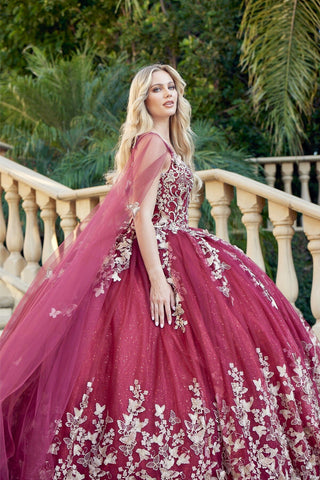 Ärmelloses Ballkleid mit 3D-Schmetterlings-Cape von Juliet 1442