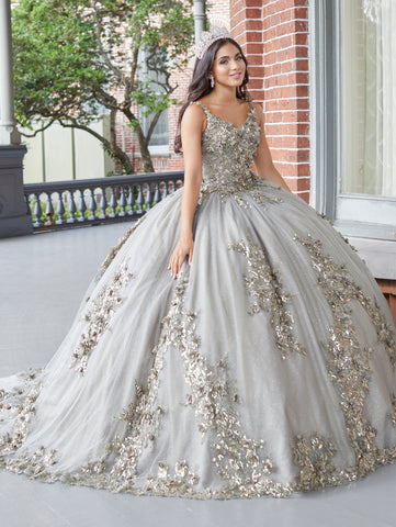 Quinceanera-Kleid mit 3D-Blumen-Cape von House of Wu 26052