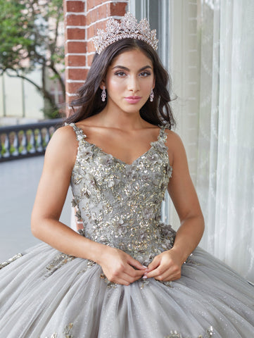Quinceanera-Kleid mit 3D-Blumen-Cape von House of Wu 26052