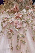 Ballkleid mit schulterfreiem Cape und 3D-Blumenmuster von Elizabeth K GL3179