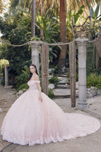 Vestido de baile com corpete espartilho floral 3D e ombros à mostra da Juliet JT1460J