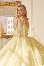 Vestido de baile com capa e mangas florais 3D da Juliet 1436