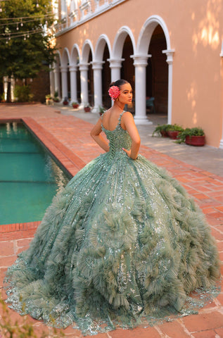 Ärmelloses Quinceanera-Kleid mit 3D-Blumenmuster und Umhang von Amarra 54314