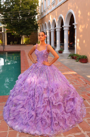 Ärmelloses Quinceanera-Kleid mit 3D-Blumenmuster und Umhang von Amarra 54314