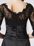 Etui-Linie/Säule Schulterfrei 3/4 Ärmel Spitze Lang Elastisch gewebt Satin Kleider für die Brautmutter