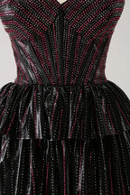 Niedliches Schwarz-Rosa A-Linien Sweetheart Korsett Kurzes Homecoming Kleid mit Perlenstickerei